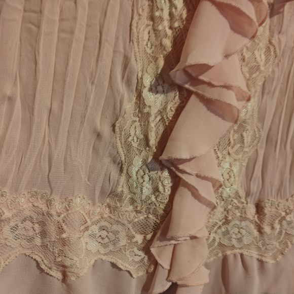 Vintage Pink Ruffled Shirt‎ - Picture 2 of 6